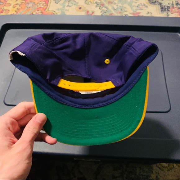 Vintage 90s LA Lakers nba snapback hat - Picture 3 of 5